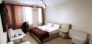 Отель DavidlHotel Тбилиси Стандартный двухместный номер с 2 отдельными кроватями-1